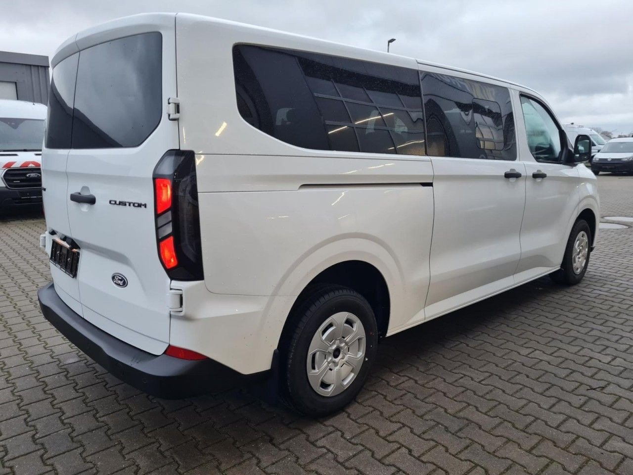 Ford Transit Custom Kombi 320 L2 Trend 9 Sitze KAMERA - Лек автомобил: снимка 4 Ford Transit Custom Kombi 320 L2 Trend 9 Sitze KAMERA - Лек автомобил: снимка 4