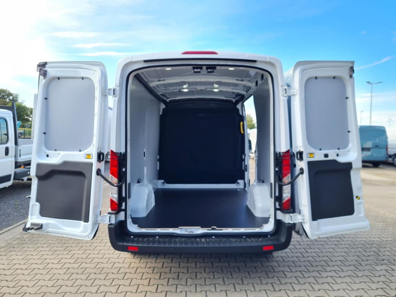 Ford Transit Kasten TDCi L2H2 Trend Klima Holzverkleid. - Малък ван: снимка 5 Ford Transit Kasten TDCi L2H2 Trend Klima Holzverkleid. - Малък ван: снимка 5