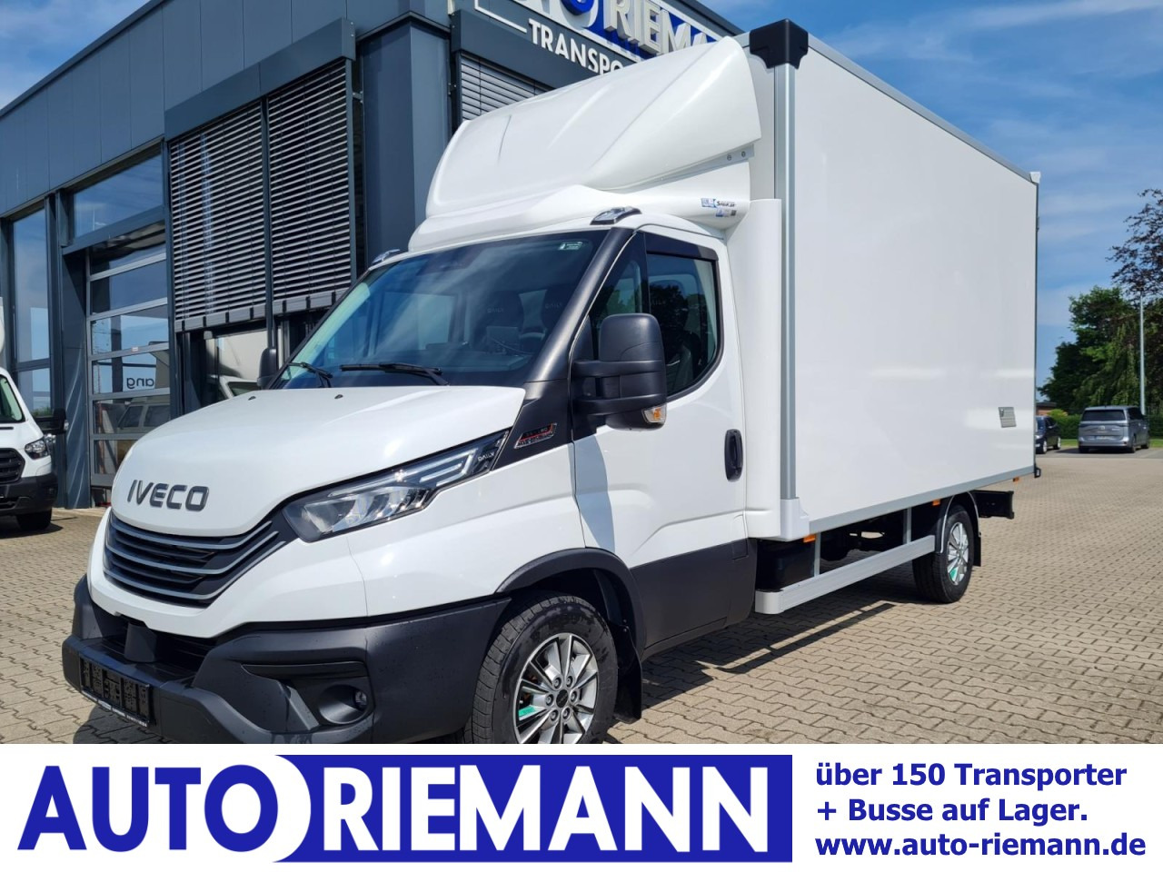 Iveco DAILY 35S18 Koffer Automatik ALU KAMERA NAVI TEMPOMAT - Лекотоварен автомобил фургон: снимка 1 Iveco DAILY 35S18 Koffer Automatik ALU KAMERA NAVI TEMPOMAT - Лекотоварен автомобил фургон: снимка 1