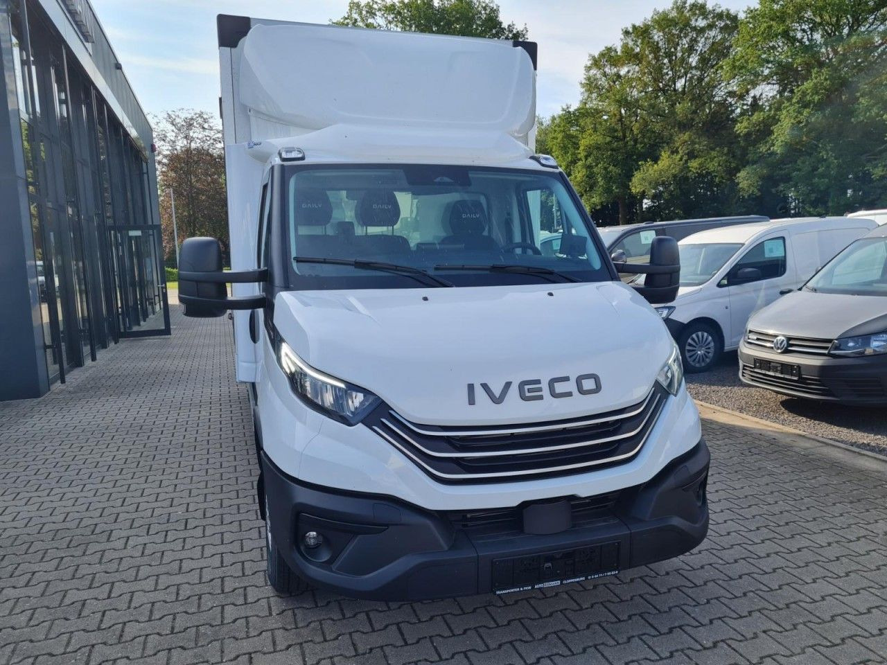 Iveco Daily 35S18 3.0 Koffer Hi Matic LM KAMERA NAVI - Лекотоварен автомобил фургон: снимка 2 Iveco Daily 35S18 3.0 Koffer Hi Matic LM KAMERA NAVI - Лекотоварен автомобил фургон: снимка 2