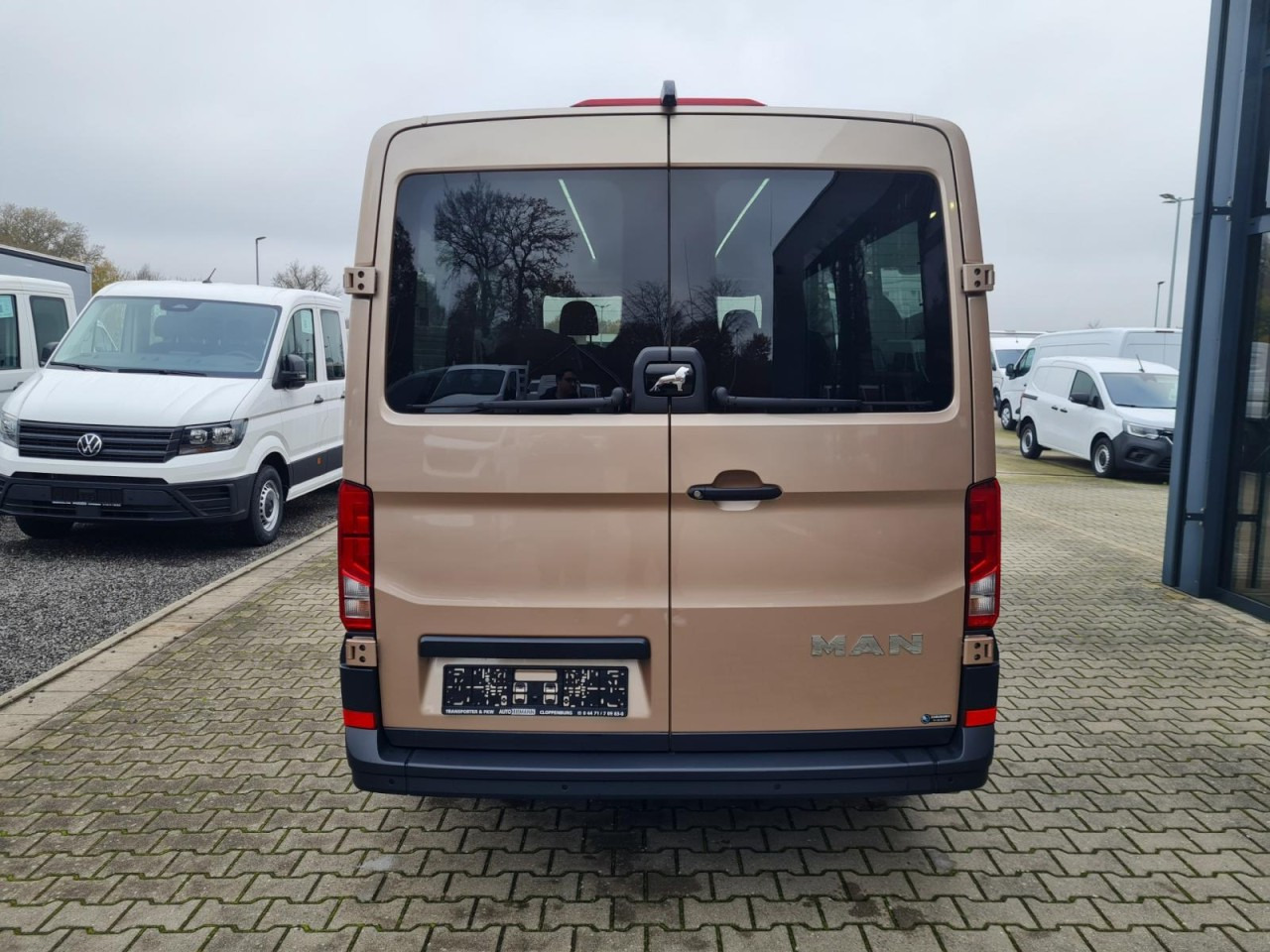 Man TGE 3.180 TDi Kombi 9 Sitze ALU KAMERA LED LEDER Sonderumbau - Микробус, Пътнически бус: снимка 5 Man TGE 3.180 TDi Kombi 9 Sitze ALU KAMERA LED LEDER Sonderumbau - Микробус, Пътнически бус: снимка 5