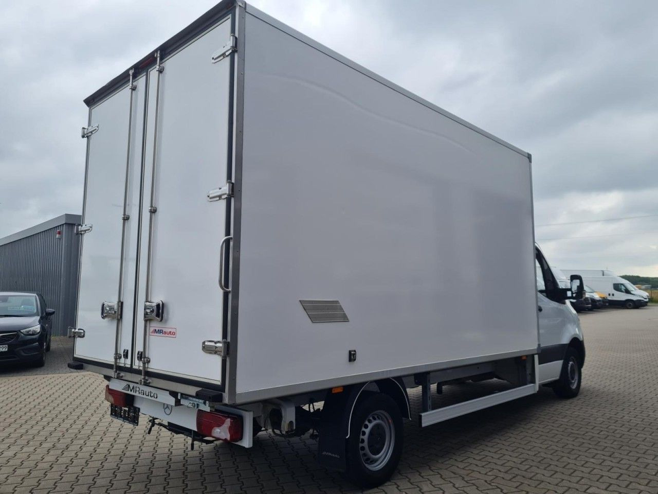 Mercedes-Benz Sprinter 315 CDI Koffer RWD KLIMA TEMPOMAT RWD - Лекотоварен автомобил фургон: снимка 4 Mercedes-Benz Sprinter 315 CDI Koffer RWD KLIMA TEMPOMAT RWD - Лекотоварен автомобил фургон: снимка 4