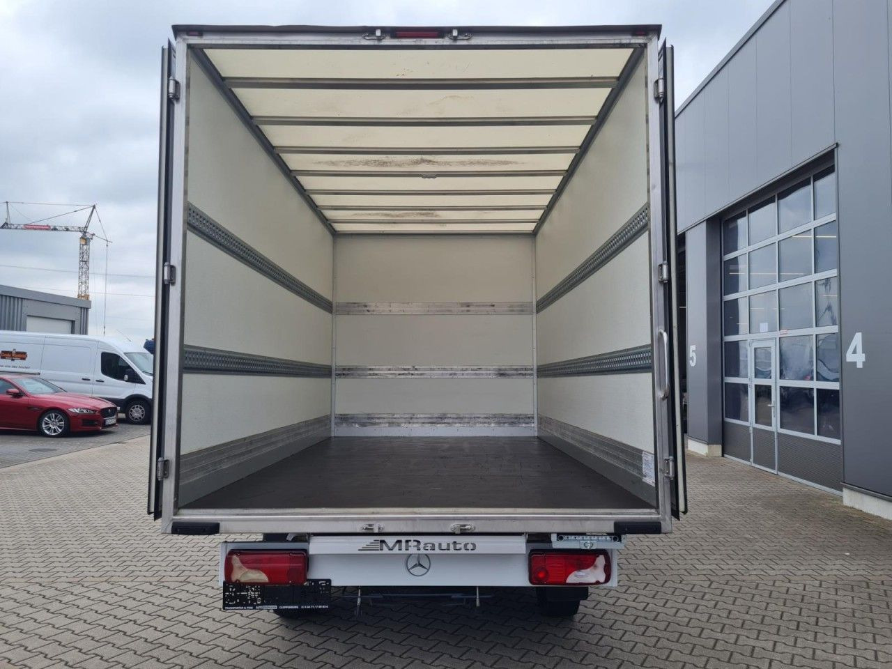 Mercedes-Benz Sprinter 315 CDI Koffer RWD KLIMA TEMPOMAT RWD - Лекотоварен автомобил фургон: снимка 5 Mercedes-Benz Sprinter 315 CDI Koffer RWD KLIMA TEMPOMAT RWD - Лекотоварен автомобил фургон: снимка 5