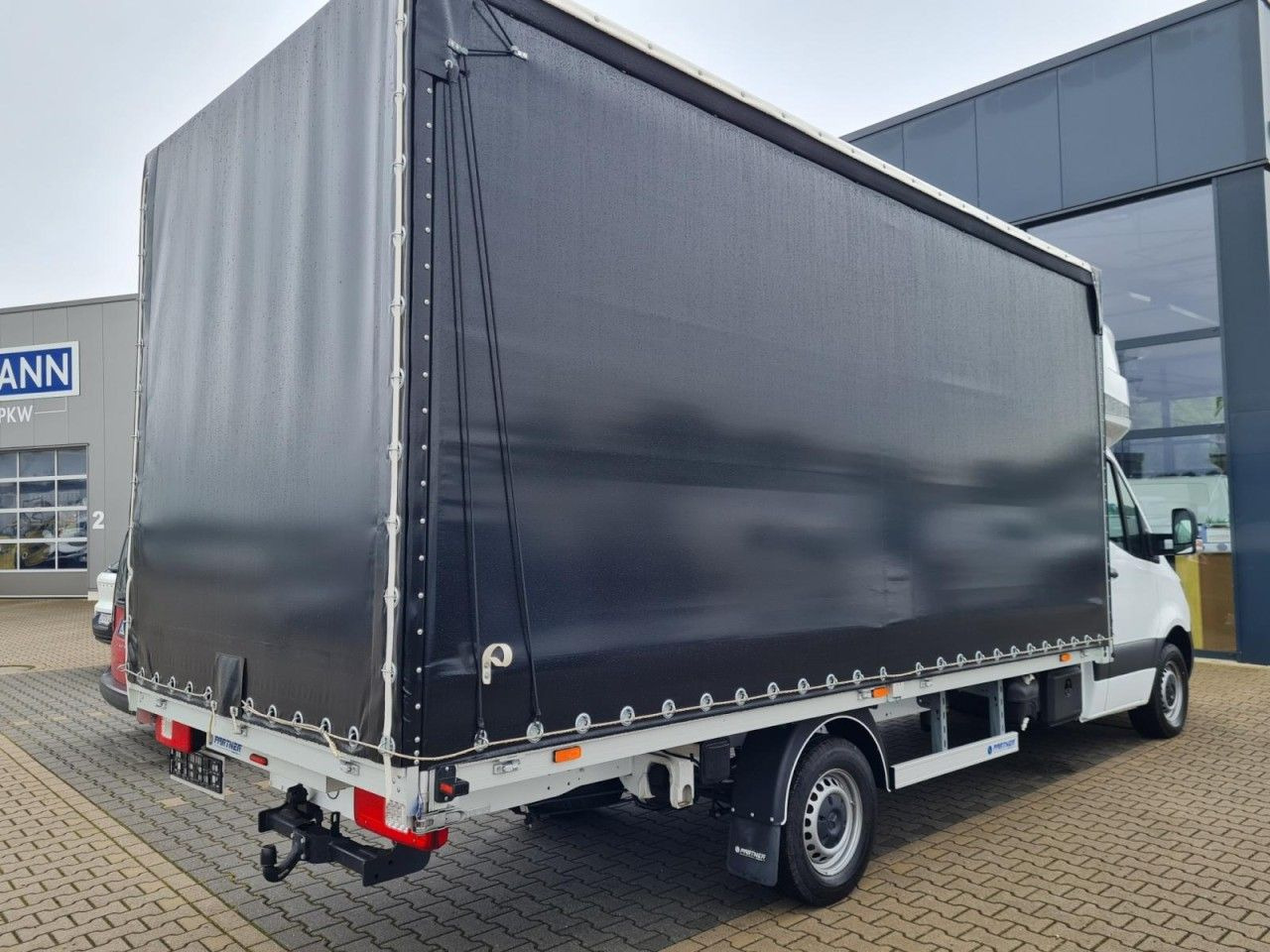 Mercedes-Benz Sprinter 317 AG Pritsche Schiebe Plane Schlafkab - Брезентов бус: снимка 4 Mercedes-Benz Sprinter 317 AG Pritsche Schiebe Plane Schlafkab - Брезентов бус: снимка 4
