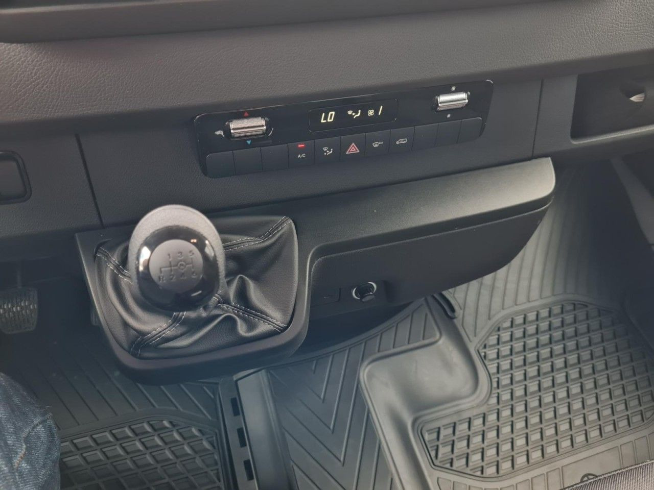 Брезентов бус Mercedes-Benz Sprinter 317 CDI Pritsche Plane Schlafkab. RWD: снимка 13