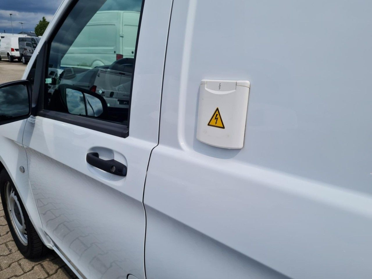 Хладилен бус Mercedes-Benz Vito 116 Cdi Kühlkasten Stand + Fahrkühl. lang: снимка 25