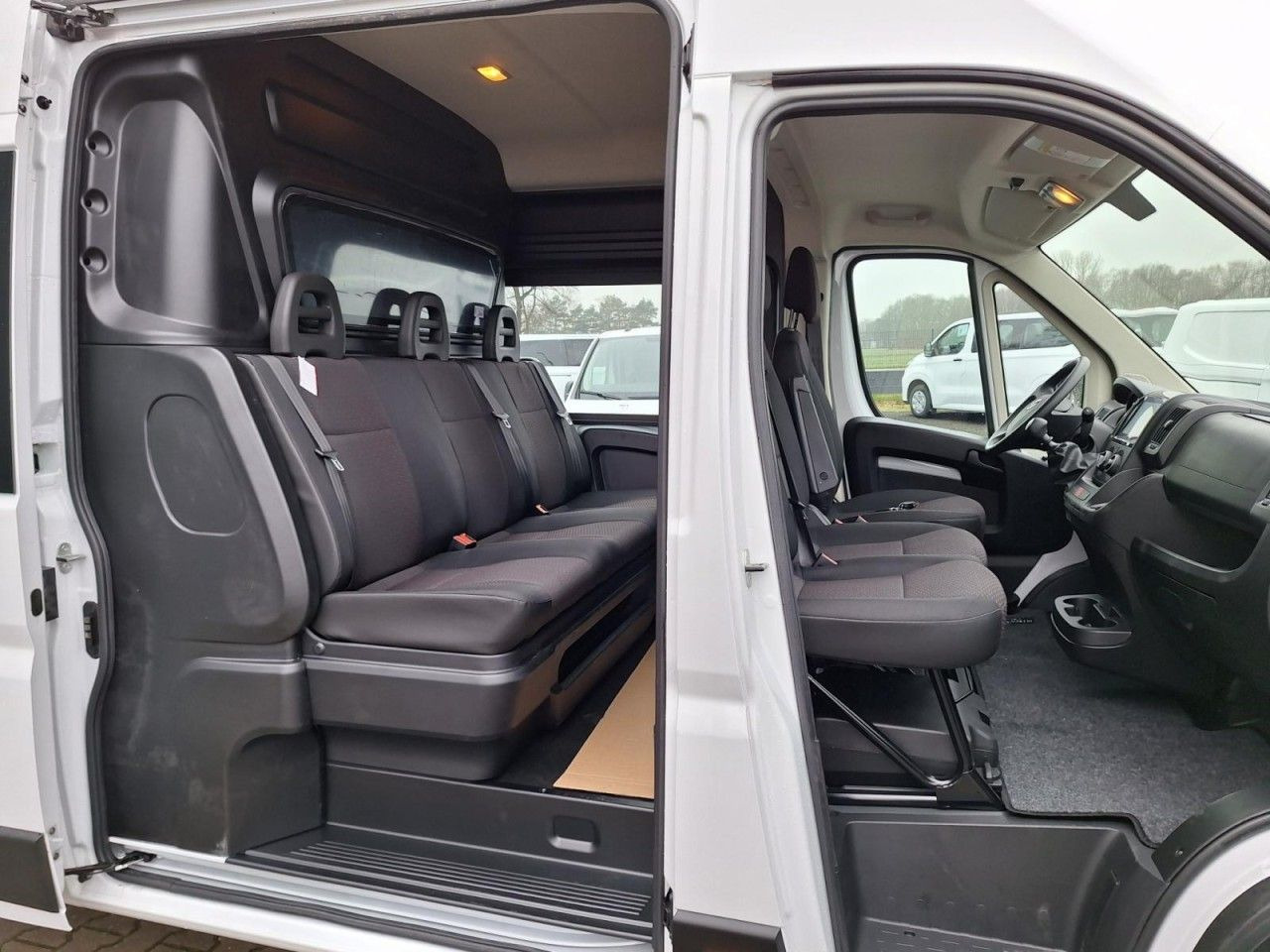Opel Movano 35 Cargo L4 Doka 6-Sitze verstärkt PDC - Товарен бус, Бус с двойна кабина: снимка 4 Opel Movano 35 Cargo L4 Doka 6-Sitze verstärkt PDC - Товарен бус, Бус с двойна кабина: снимка 4