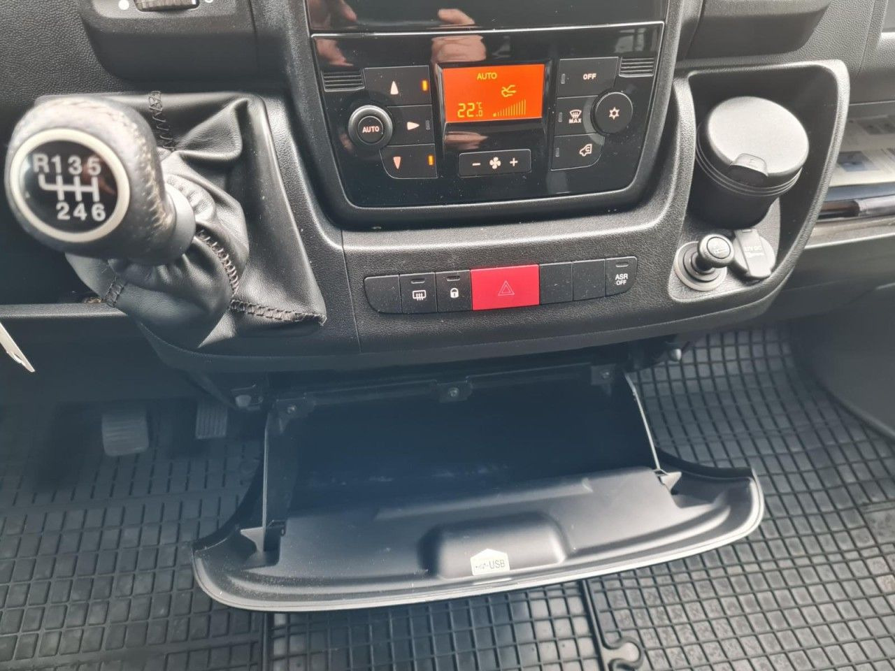 Брезентов бус Peugeot Boxer Pritsche L4 Schiebe Plane Schlafkab Luftfe: снимка 13