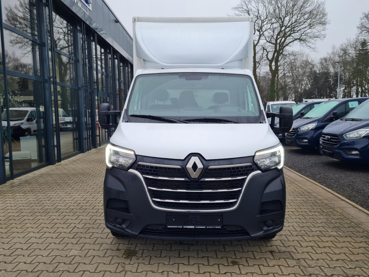 Renault Master 3.5t Möbel Koffer mit 10 Pal. Plätze TEMPOMAT - Лекотоварен автомобил фургон: снимка 2 Renault Master 3.5t Möbel Koffer mit 10 Pal. Plätze TEMPOMAT - Лекотоварен автомобил фургон: снимка 2