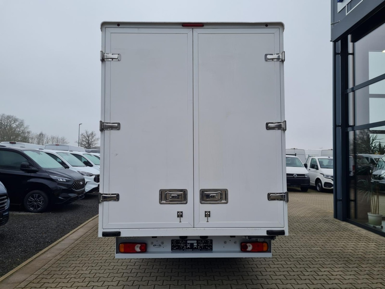 Renault Master 3.5t Möbel Koffer mit 10 Pal. Plätze TEMPOMAT - Лекотоварен автомобил фургон: снимка 5 Renault Master 3.5t Möbel Koffer mit 10 Pal. Plätze TEMPOMAT - Лекотоварен автомобил фургон: снимка 5