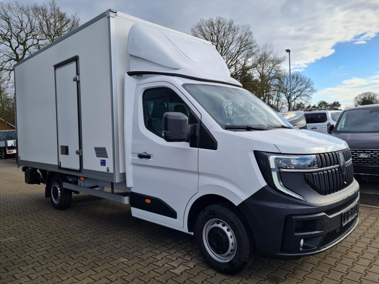 Renault Master 35 New Möbel Koffer LBW LUFTFEDERUNG KAME - Лекотоварен автомобил фургон: снимка 3 Renault Master 35 New Möbel Koffer LBW LUFTFEDERUNG KAME - Лекотоварен автомобил фургон: снимка 3