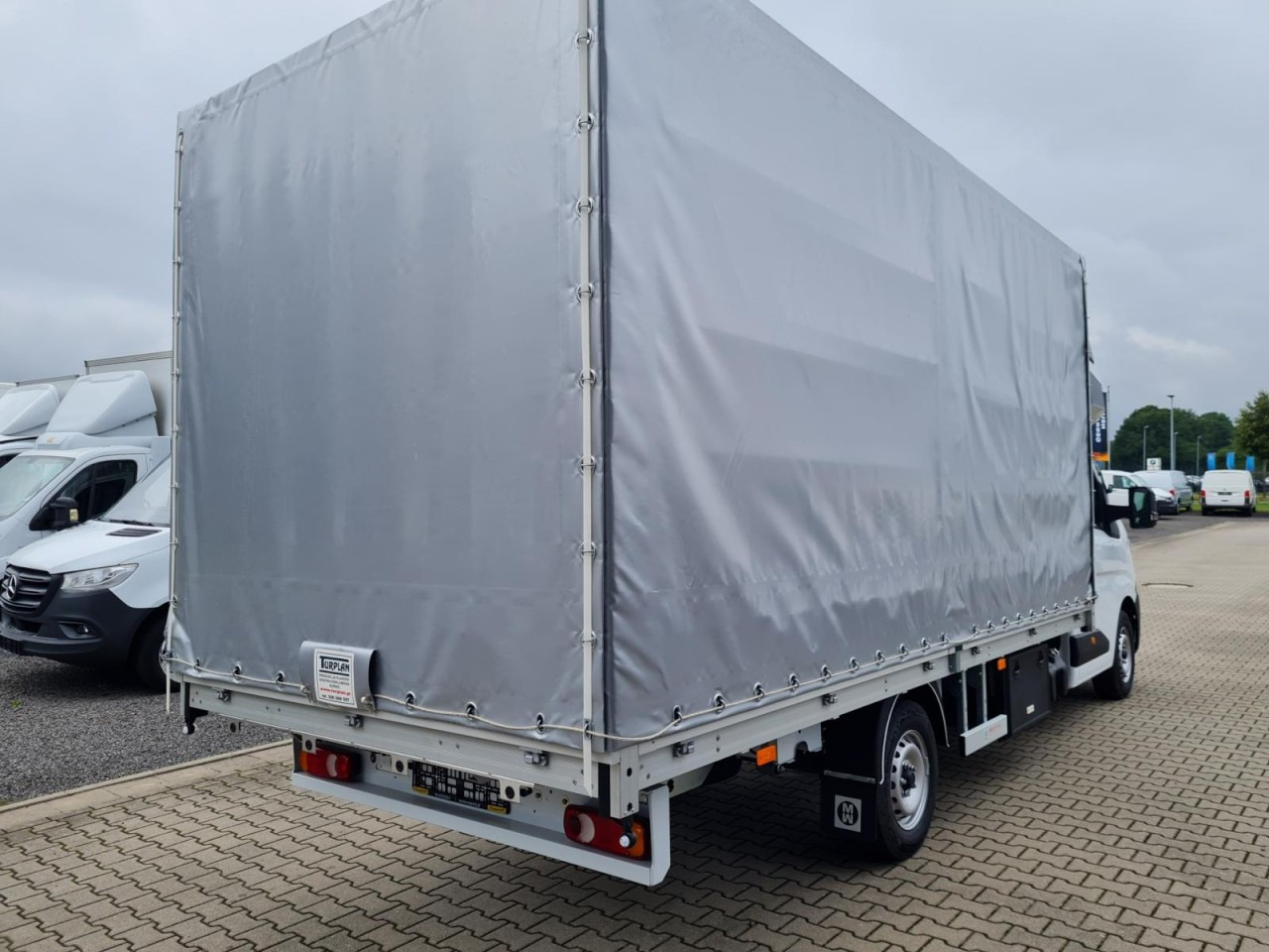 Renault Master 35 Pritsche Schiebe Plane Schlafkab 10 PAL LUFTFEDER - Брезентов бус: снимка 4 Renault Master 35 Pritsche Schiebe Plane Schlafkab 10 PAL LUFTFEDER - Брезентов бус: снимка 4