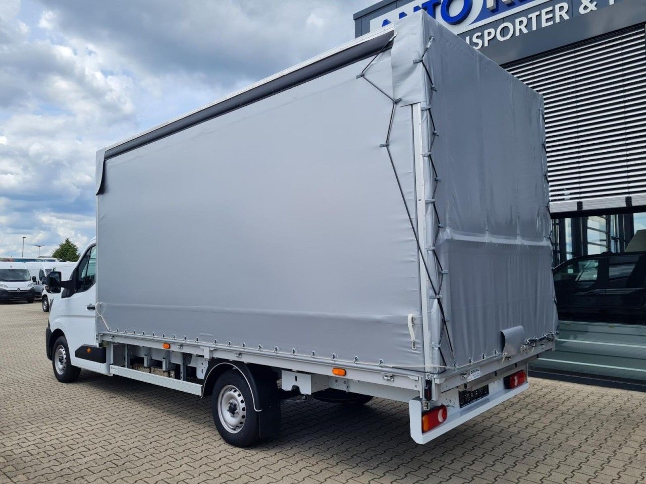 Лизинг на  Renault Master 35 Pritsche Schiebe Plane dCi 170 10 Pal. Renault Master 35 Pritsche Schiebe Plane dCi 170 10 Pal.: снимка 8