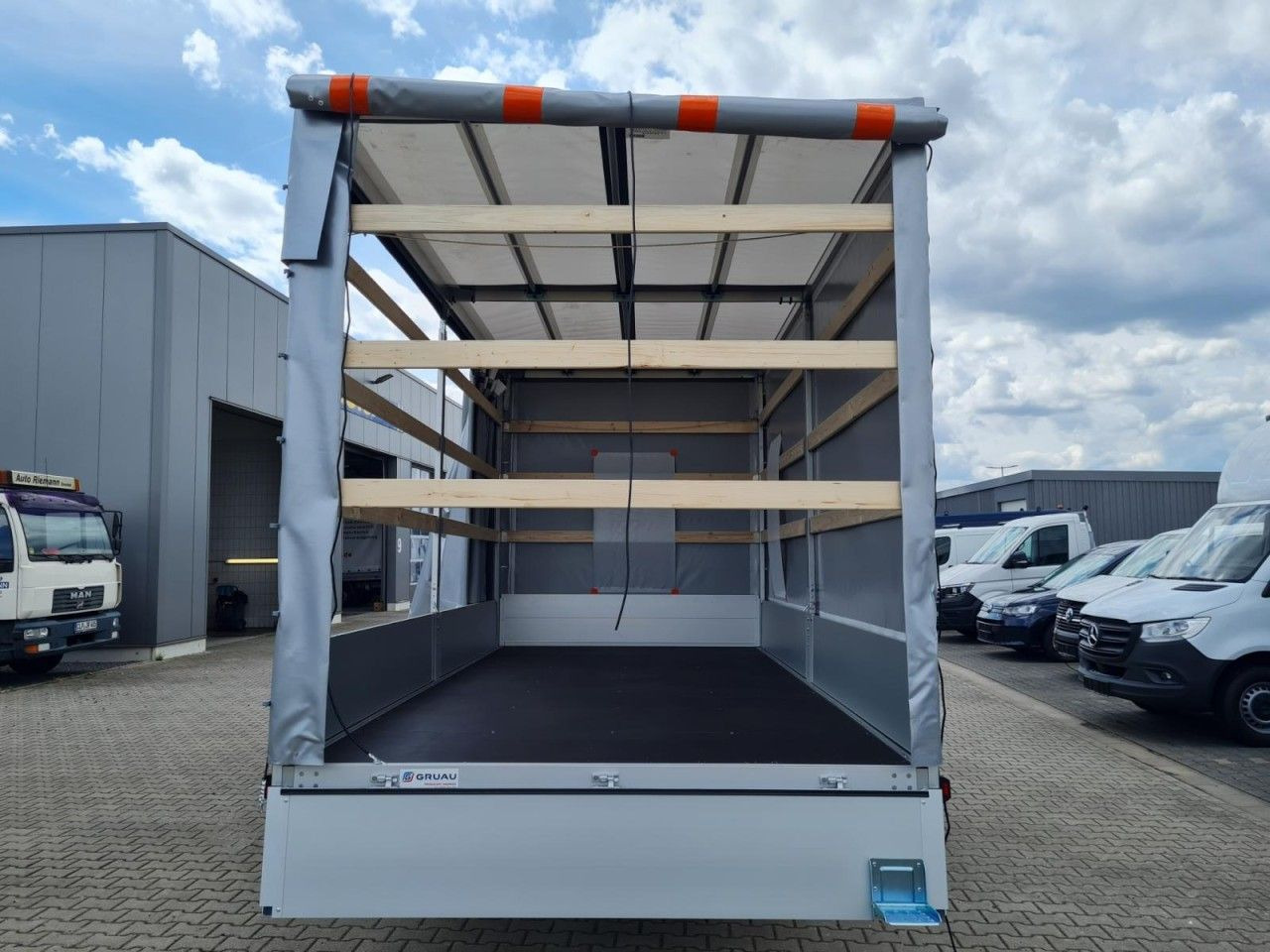 Лизинг на  Renault Master 35 Pritsche Schiebe Plane dCi 170 10 Pal. Renault Master 35 Pritsche Schiebe Plane dCi 170 10 Pal.: снимка 7