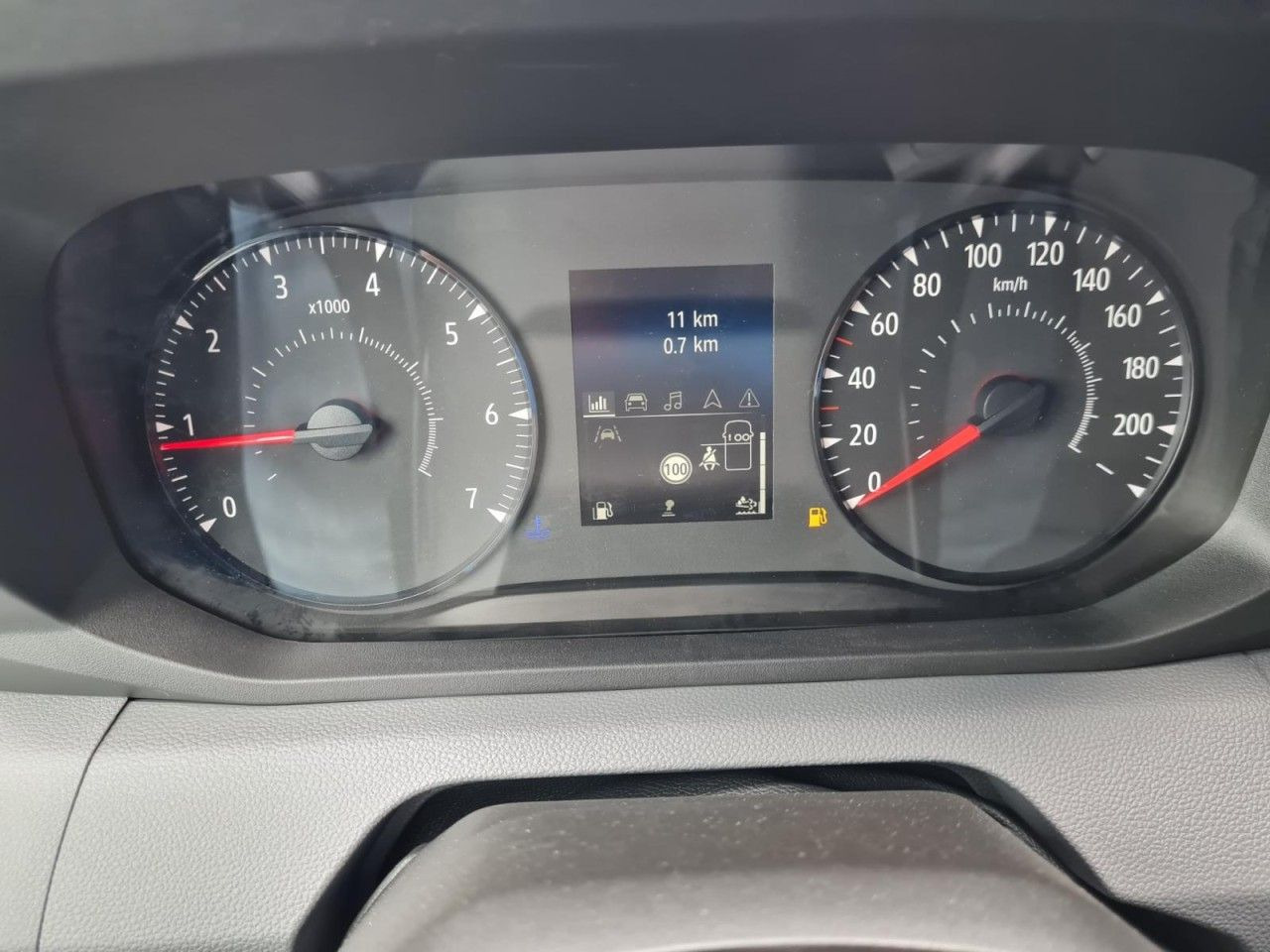 Лизинг на  Renault Master 35 Pritsche Schiebe Plane dCi 170 10 Pal. Renault Master 35 Pritsche Schiebe Plane dCi 170 10 Pal.: снимка 11