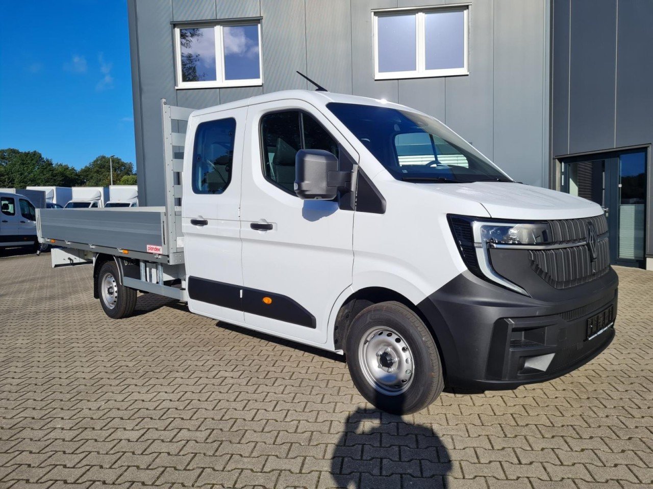Renault Master New 3,5t Doka dCi 170 L3H1 Lang - Бордови бус, Бус с двойна кабина: снимка 3 Renault Master New 3,5t Doka dCi 170 L3H1 Lang - Бордови бус, Бус с двойна кабина: снимка 3