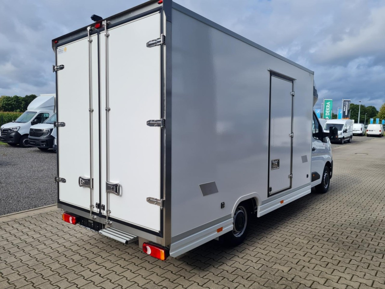 Renault Master New 35 Tiefrahmen Koffer dCi 170 KAMERA - Лекотоварен автомобил фургон: снимка 4 Renault Master New 35 Tiefrahmen Koffer dCi 170 KAMERA - Лекотоварен автомобил фургон: снимка 4