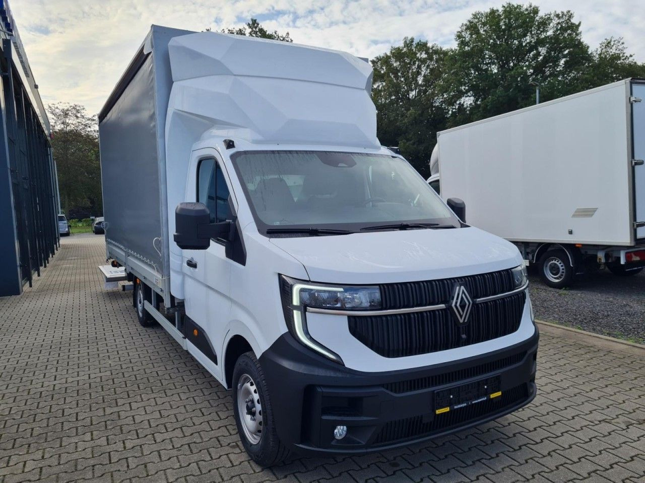 Renault Master Pritsche Schiebe Plane LBW 10 Pal. Luftfe - Брезентов бус: снимка 2 Renault Master Pritsche Schiebe Plane LBW 10 Pal. Luftfe - Брезентов бус: снимка 2