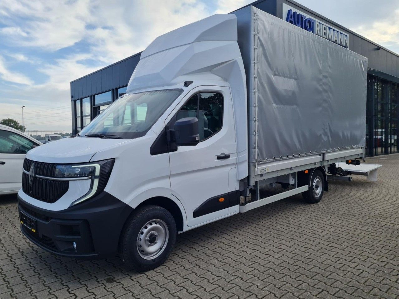 Renault Master Pritsche Schiebe Plane LBW 10 Pal. Luftfe - Брезентов бус: снимка 3 Renault Master Pritsche Schiebe Plane LBW 10 Pal. Luftfe - Брезентов бус: снимка 3