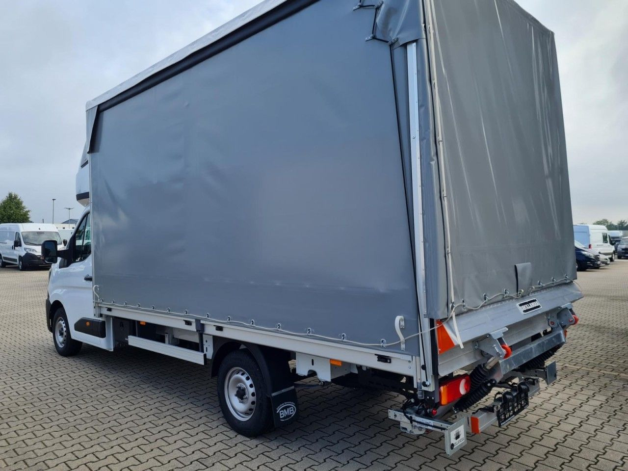 Renault Master Pritsche Schiebe Plane Schlafkab LBW Luft - Брезентов бус: снимка 3 Renault Master Pritsche Schiebe Plane Schlafkab LBW Luft - Брезентов бус: снимка 3
