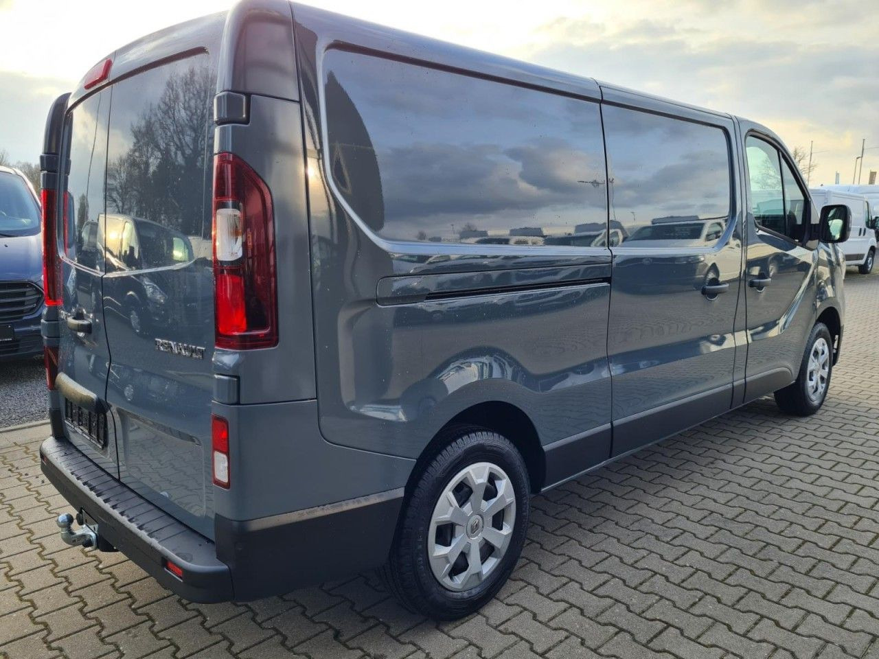 Renault Trafic Kasten 3,0t L2 LED AHK KLIMA PDC TEMPOMAT - Малък ван: снимка 4 Renault Trafic Kasten 3,0t L2 LED AHK KLIMA PDC TEMPOMAT - Малък ван: снимка 4