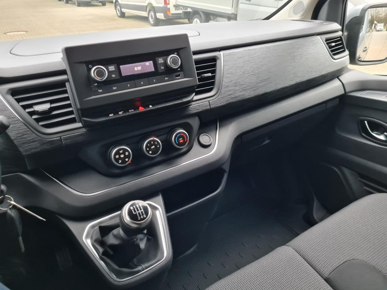 Лизинг на  Renault Trafic Kombi 9-Sitze L2 Grand Equilibre KLIMA TE Renault Trafic Kombi 9-Sitze L2 Grand Equilibre KLIMA TE: снимка 11