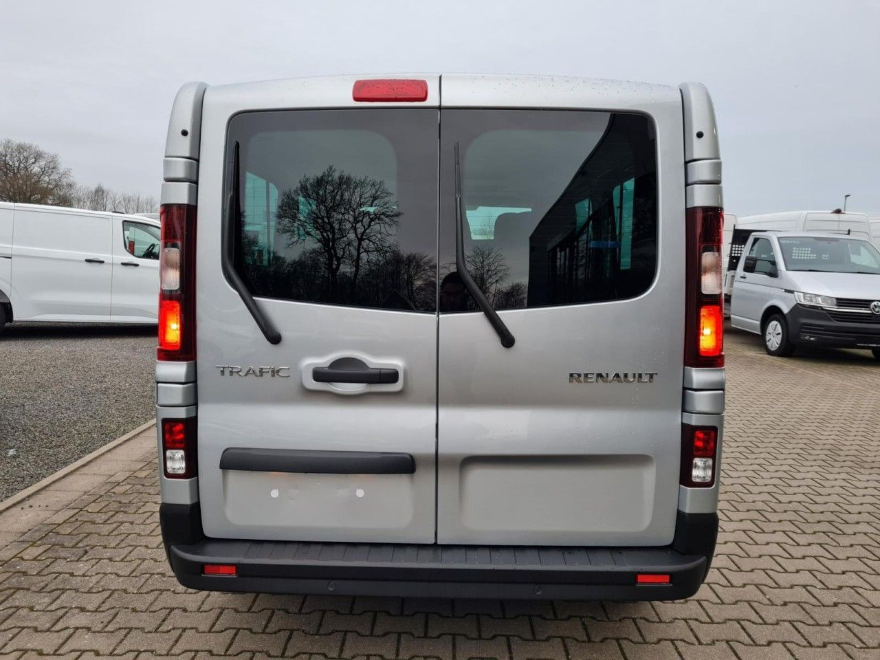 Лизинг на  Renault Trafic Kombi 9-Sitze L2 Grand Equilibre KLIMA TE Renault Trafic Kombi 9-Sitze L2 Grand Equilibre KLIMA TE: снимка 21