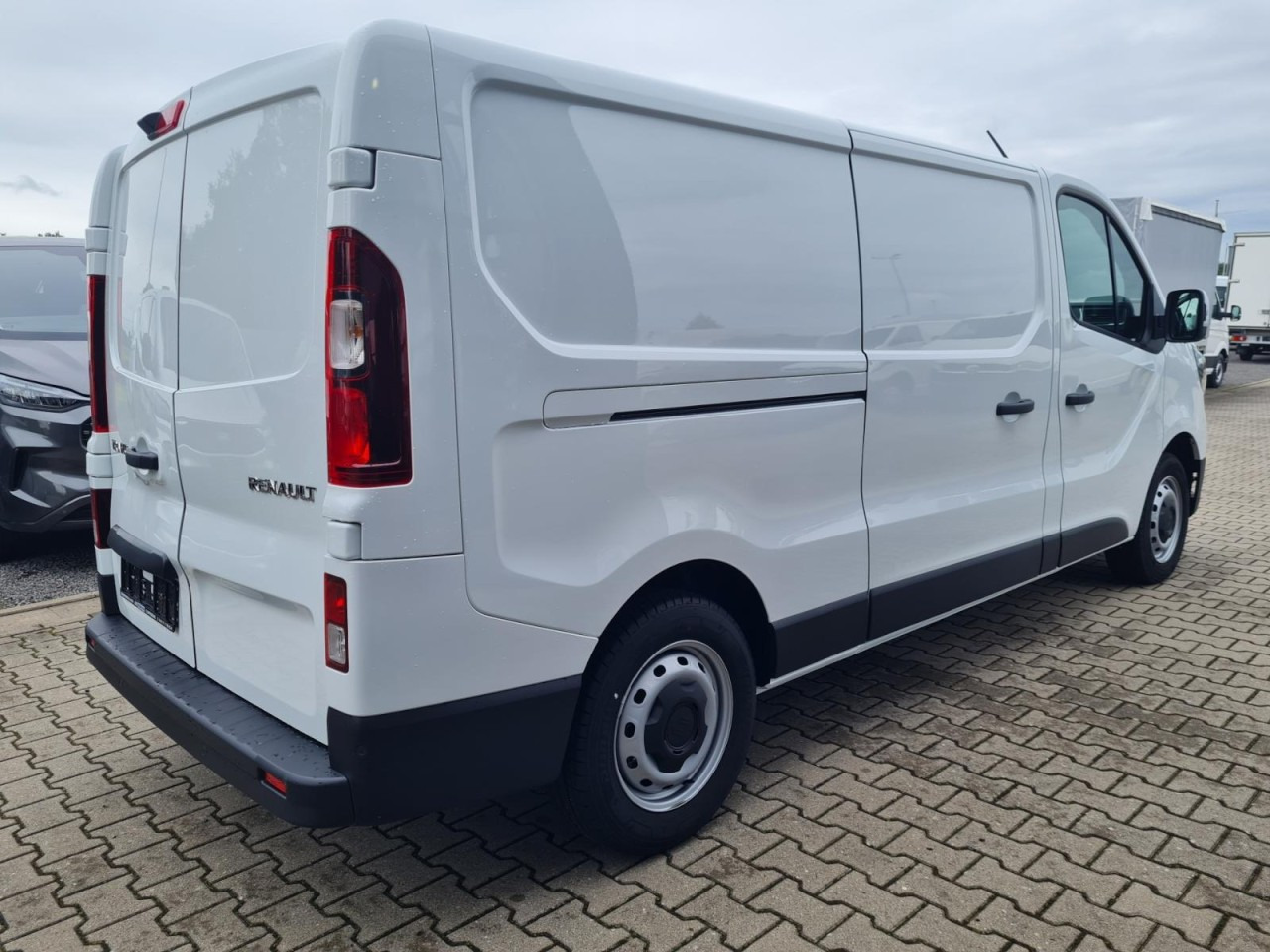 Renault Trafic Kühlkasten 3.0t L2 KLIMA LED NAVI/APP TEMPO - Хладилен бус: снимка 4 Renault Trafic Kühlkasten 3.0t L2 KLIMA LED NAVI/APP TEMPO - Хладилен бус: снимка 4