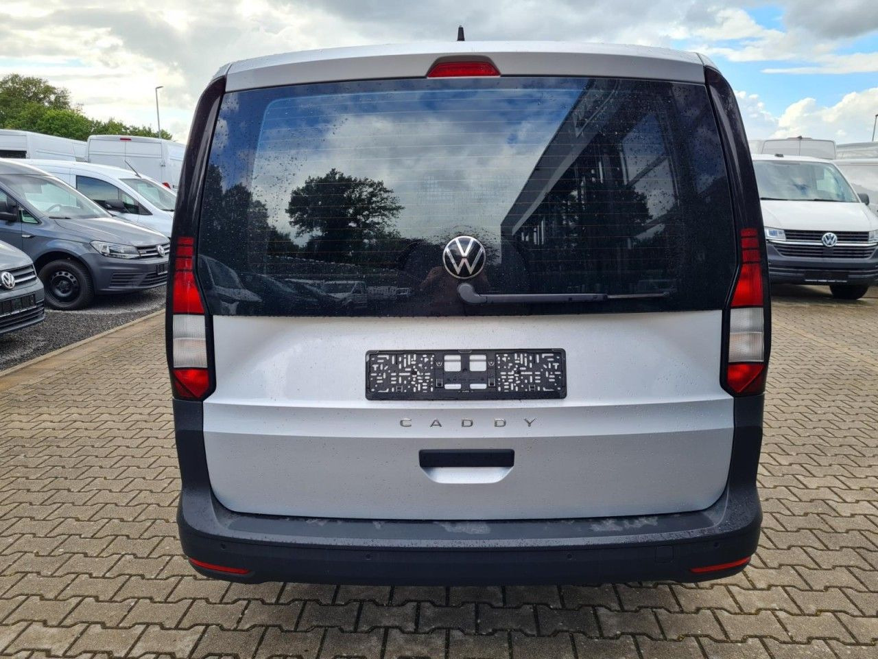 Volkswagen Caddy Cargo Maxi 2.0 TDI NAVI PDC KLIMA Alufelge - Малък ван: снимка 5 Volkswagen Caddy Cargo Maxi 2.0 TDI NAVI PDC KLIMA Alufelge - Малък ван: снимка 5