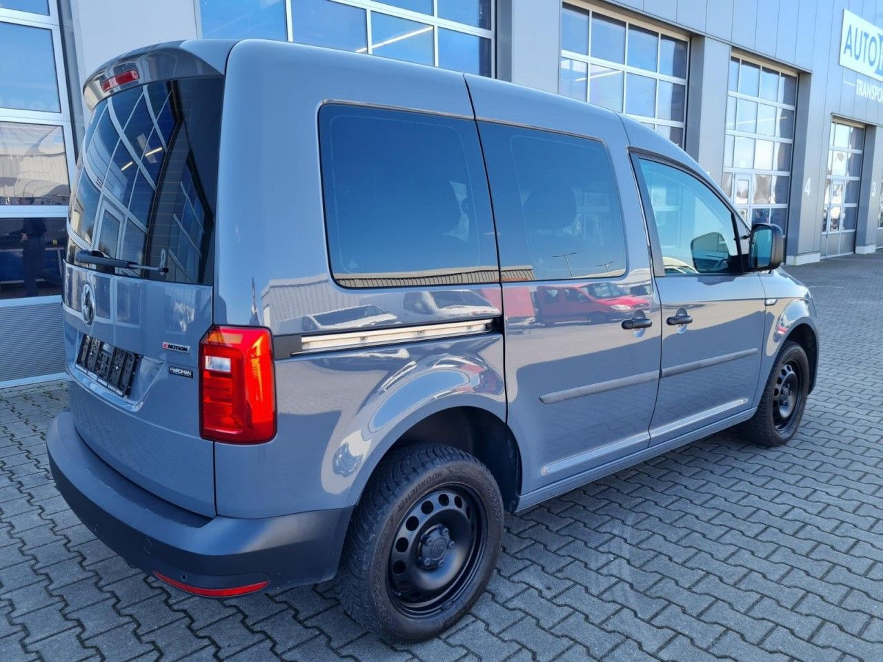 Volkswagen Caddy Kombi 4Motion TDi 5-Sitze KLIMA STHZ TEMPO - Пътнически бус: снимка 4 Volkswagen Caddy Kombi 4Motion TDi 5-Sitze KLIMA STHZ TEMPO - Пътнически бус: снимка 4