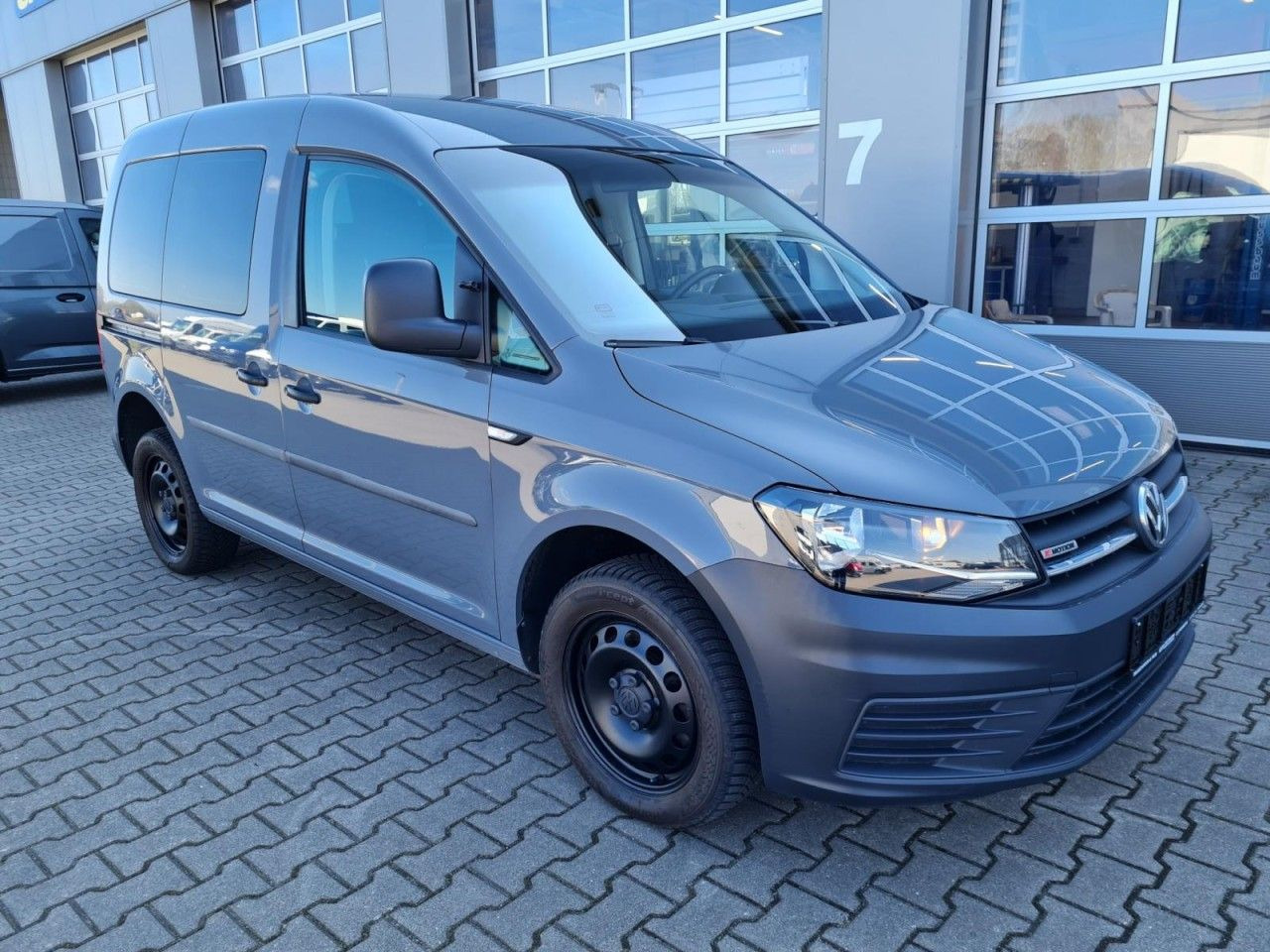 Volkswagen Caddy Kombi 4Motion TDi 5-Sitze KLIMA STHZ TEMPO - Пътнически бус: снимка 3 Volkswagen Caddy Kombi 4Motion TDi 5-Sitze KLIMA STHZ TEMPO - Пътнически бус: снимка 3