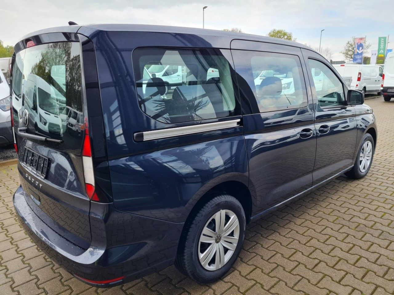 Volkswagen Caddy Maxi Kombi 7-Sitze 1.5 TSI DSG NAVI/APP TE - Лек автомобил: снимка 3 Volkswagen Caddy Maxi Kombi 7-Sitze 1.5 TSI DSG NAVI/APP TE - Лек автомобил: снимка 3