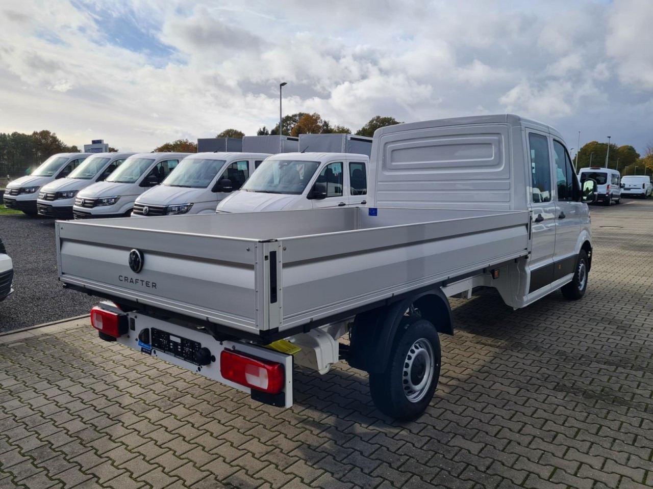 Volkswagen Crafter 35 Doka TDI L4 lang KLIMA TEMPOMAT - Бордови бус, Бус с двойна кабина: снимка 5 Volkswagen Crafter 35 Doka TDI L4 lang KLIMA TEMPOMAT - Бордови бус, Бус с двойна кабина: снимка 5