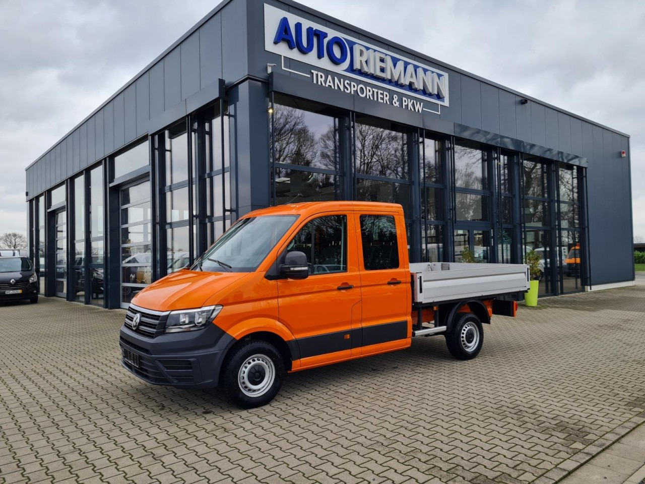 Volkswagen Crafter 35 Doka TDI MR AHK ERGO KLIMA Tempomat - Бордови бус, Бус с двойна кабина: снимка 2 Volkswagen Crafter 35 Doka TDI MR AHK ERGO KLIMA Tempomat - Бордови бус, Бус с двойна кабина: снимка 2