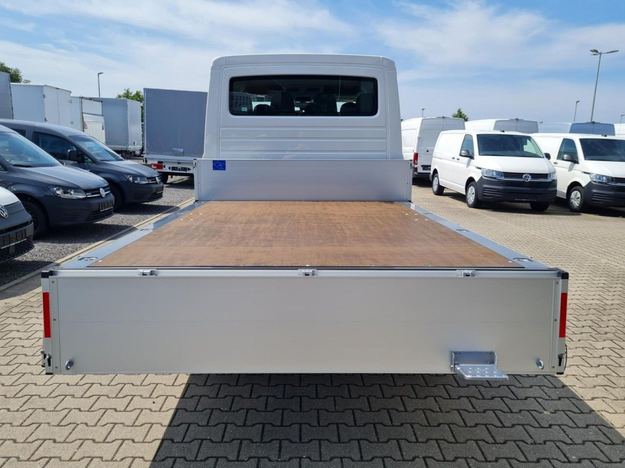 Volkswagen Crafter 35 Doka TDI MR LED KLIMA TEMPOMAT - Бордови бус, Бус с двойна кабина: снимка 5 Volkswagen Crafter 35 Doka TDI MR LED KLIMA TEMPOMAT - Бордови бус, Бус с двойна кабина: снимка 5