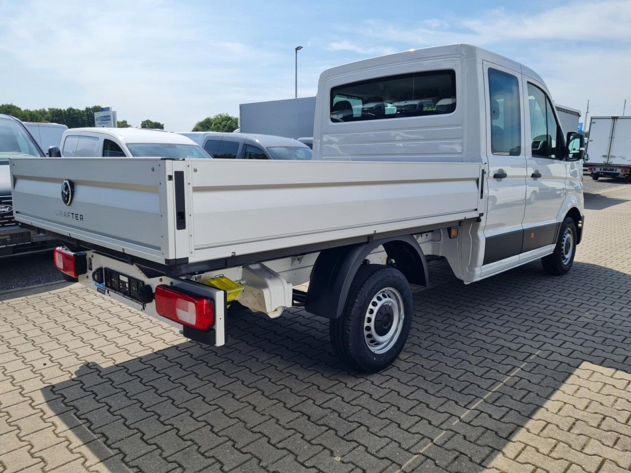 Volkswagen Crafter 35 Doka TDI MR LED KLIMA TEMPOMAT - Бордови бус, Бус с двойна кабина: снимка 4 Volkswagen Crafter 35 Doka TDI MR LED KLIMA TEMPOMAT - Бордови бус, Бус с двойна кабина: снимка 4