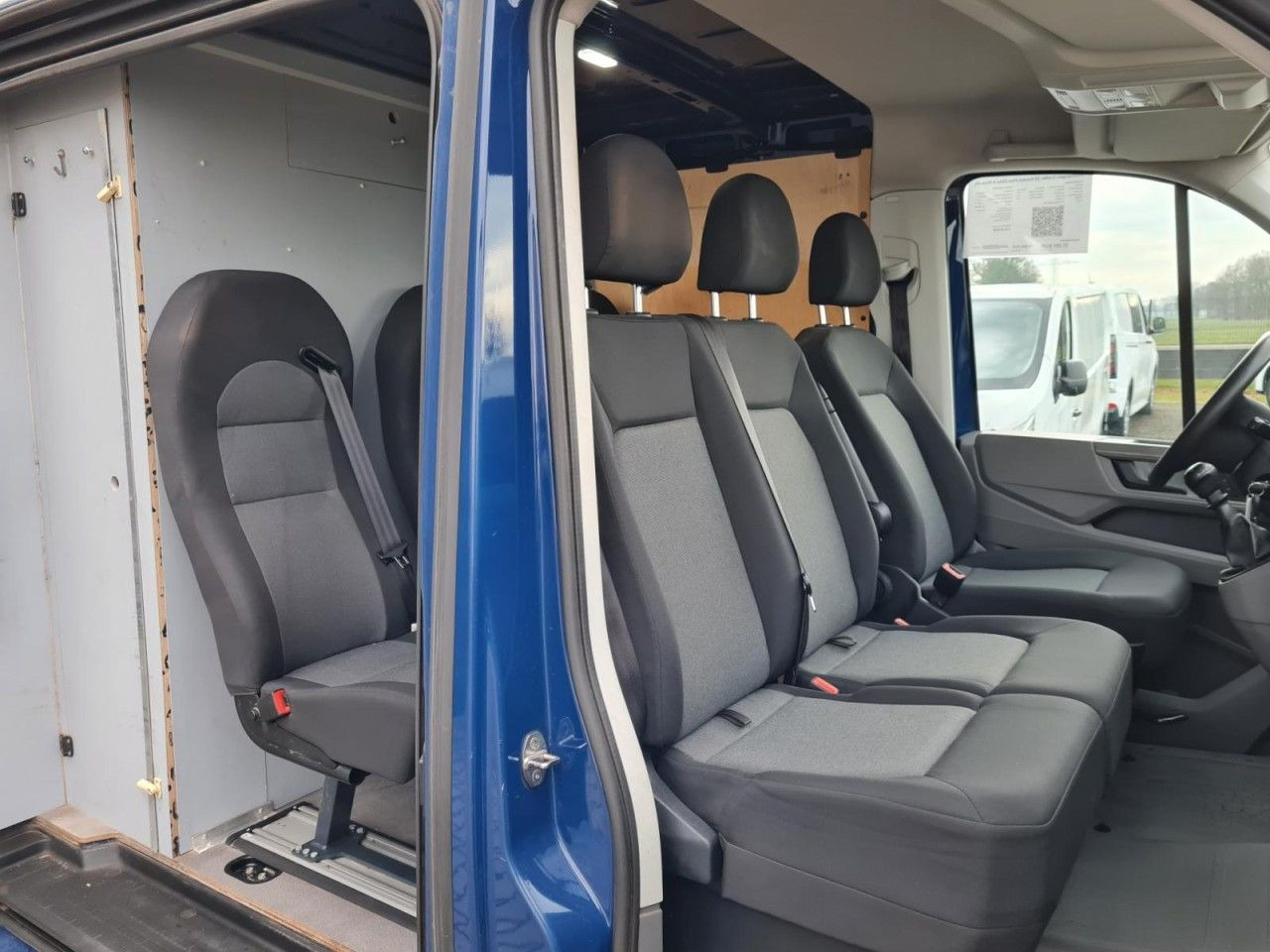 Volkswagen Crafter 35 Kasten Plus Doka mixto NAVI AHK 6 Sit - Товарен бус, Бус с двойна кабина: снимка 5 Volkswagen Crafter 35 Kasten Plus Doka mixto NAVI AHK 6 Sit - Товарен бус, Бус с двойна кабина: снимка 5