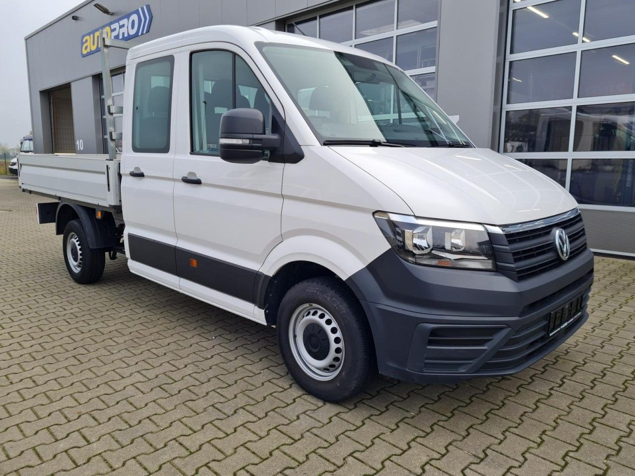 Volkswagen Crafter 35 Pritsche MR Doka 7-Sitze KLIMA KOMFOR - Бордови бус, Бус с двойна кабина: снимка 3 Volkswagen Crafter 35 Pritsche MR Doka 7-Sitze KLIMA KOMFOR - Бордови бус, Бус с двойна кабина: снимка 3