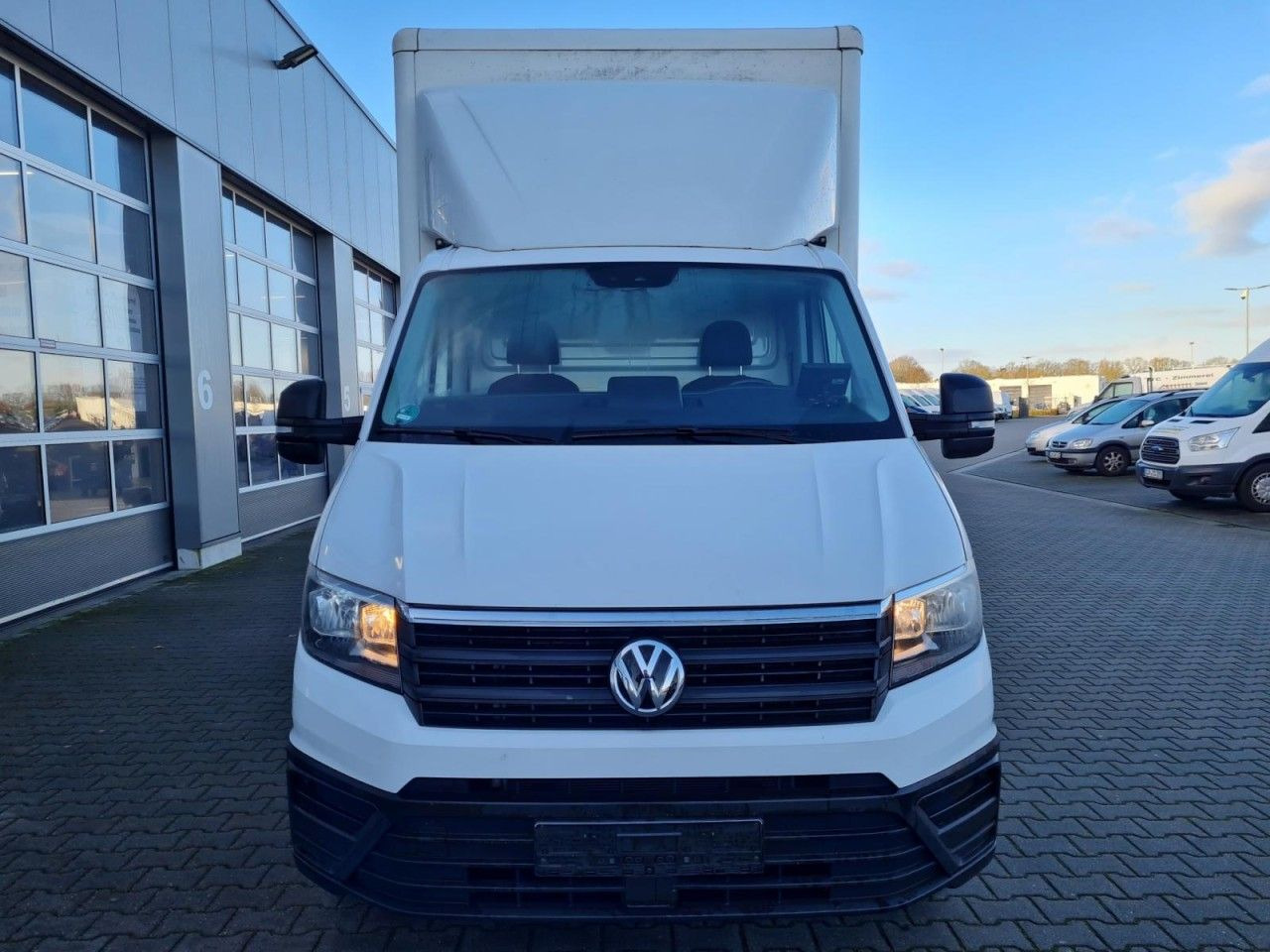 Volkswagen Crafter 50 Koffer hoch 2.0 TDI LBW KLIMA KAMERA - Лекотоварен автомобил фургон: снимка 2 Volkswagen Crafter 50 Koffer hoch 2.0 TDI LBW KLIMA KAMERA - Лекотоварен автомобил фургон: снимка 2