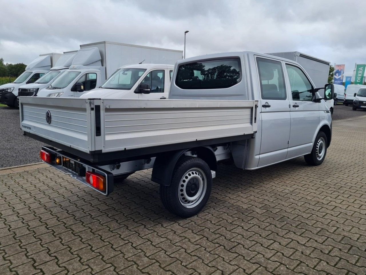 Volkswagen T6.1 Doka Pritsche Plane 6-Sitze Klima Komfort - Брезентов бус, Бус с двойна кабина: снимка 4 Volkswagen T6.1 Doka Pritsche Plane 6-Sitze Klima Komfort - Брезентов бус, Бус с двойна кабина: снимка 4