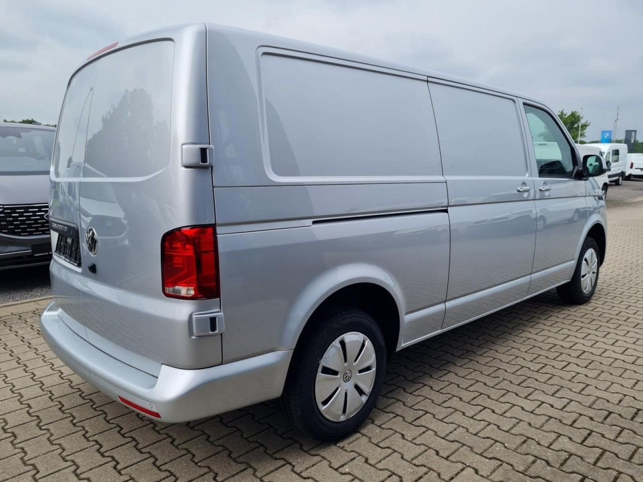 Volkswagen T6.1 Kasten TDI lang DSG LED KAMERA TEMPOMAT - Малък ван: снимка 4 Volkswagen T6.1 Kasten TDI lang DSG LED KAMERA TEMPOMAT - Малък ван: снимка 4