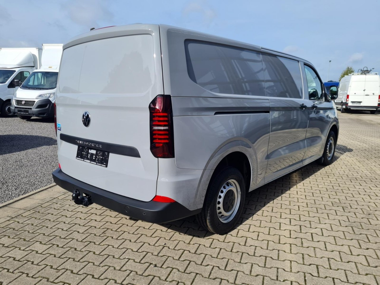 Volkswagen T7 Transporter Kasten TDi AG L2 AHK KLIMA KAMERA LED - Малък ван: снимка 4 Volkswagen T7 Transporter Kasten TDi AG L2 AHK KLIMA KAMERA LED - Малък ван: снимка 4