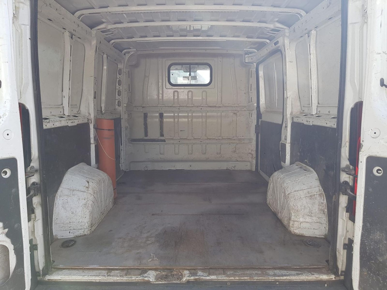 Fiat Ducato Kastenwagen 120 MULTIJET Radio+AHK 88... - Малък ван: снимка 5 Fiat Ducato Kastenwagen 120 MULTIJET Radio+AHK 88... - Малък ван: снимка 5