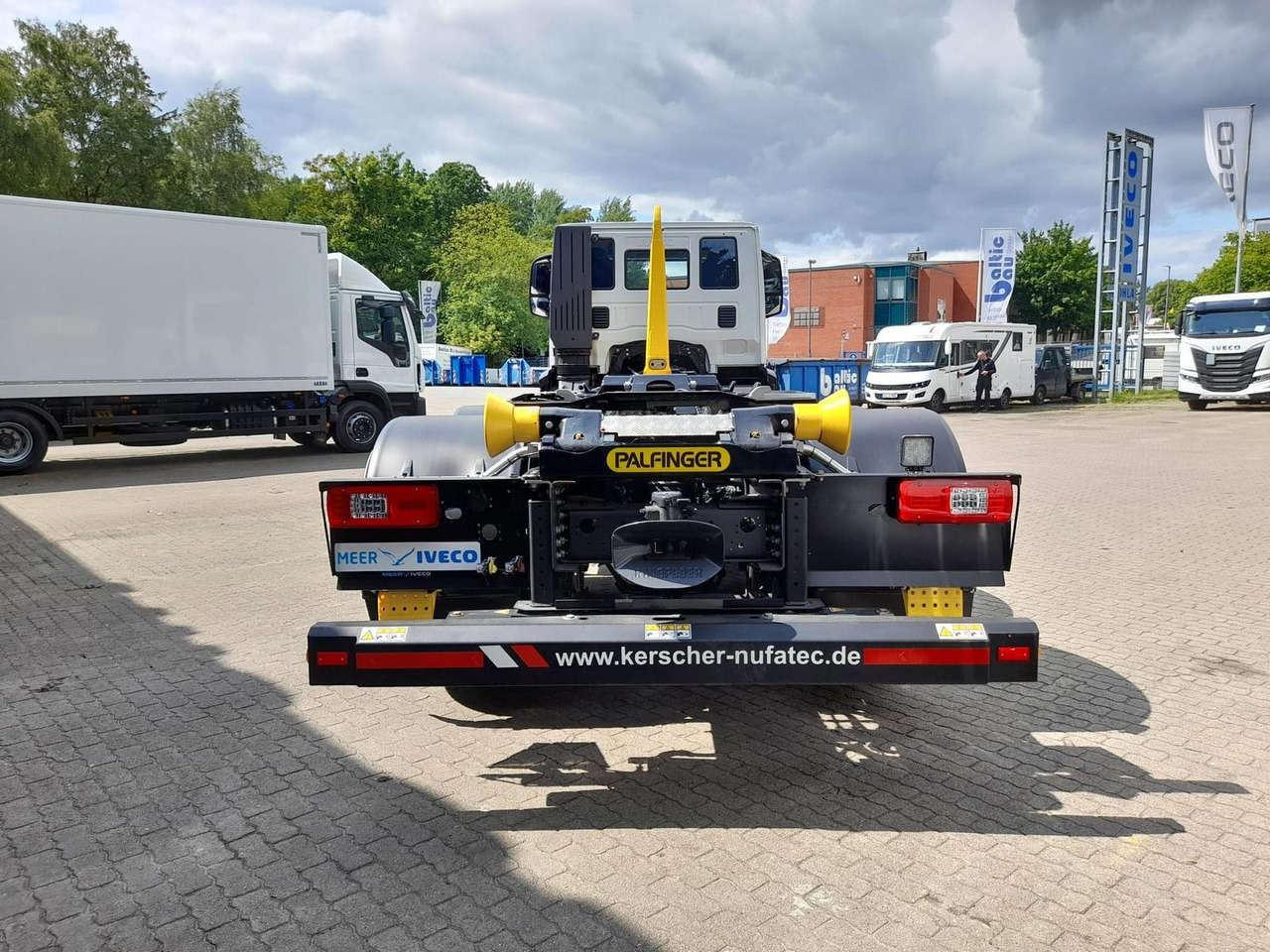Iveco AD280X46Y/PS ON PALFINGER Lenk Lift - Мултилифт с кука камион: снимка 4 Iveco AD280X46Y/PS ON PALFINGER Lenk Lift - Мултилифт с кука камион: снимка 4