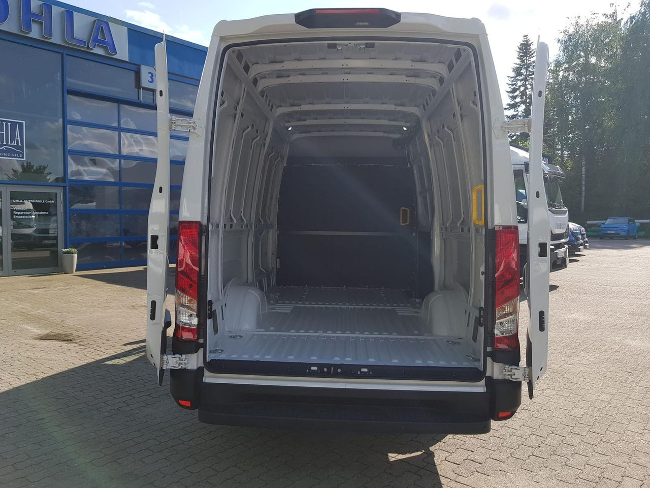 Iveco Daily 35S14A8VY*KAMERA*RADIO*KLIMA* - Товарен бус: снимка 5 Iveco Daily 35S14A8VY*KAMERA*RADIO*KLIMA* - Товарен бус: снимка 5