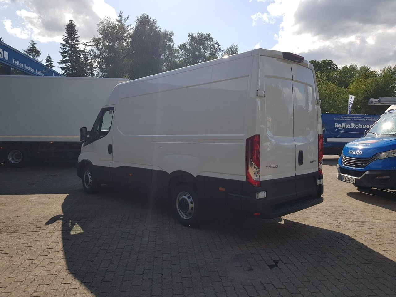 Iveco Daily 35S14A8VY*KAMERA*RADIO*KLIMA* - Товарен бус: снимка 3 Iveco Daily 35S14A8VY*KAMERA*RADIO*KLIMA* - Товарен бус: снимка 3