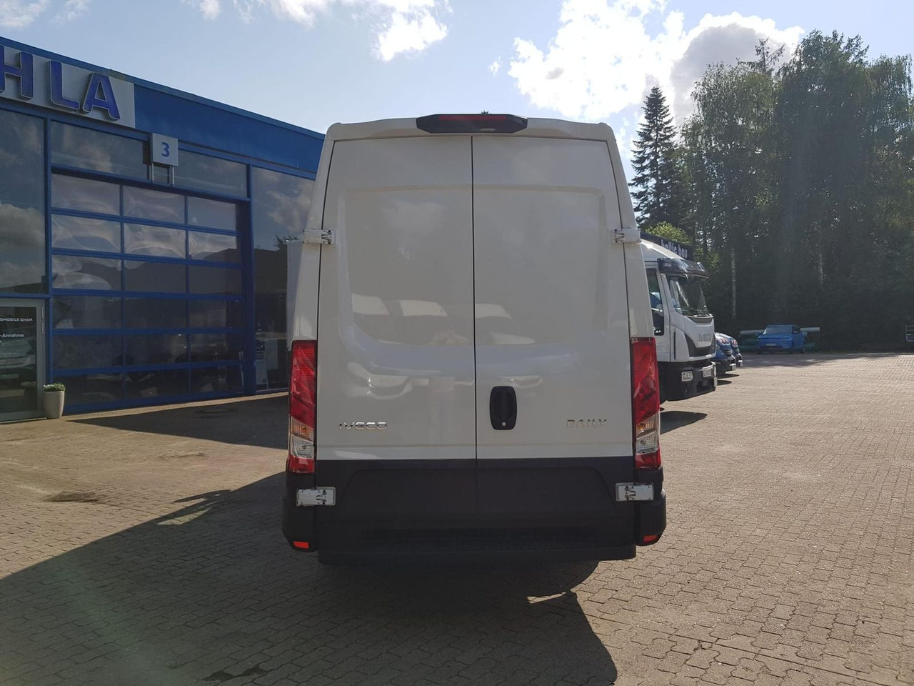 Iveco Daily 35S14A8VY*KAMERA*RADIO*KLIMA* - Товарен бус: снимка 4 Iveco Daily 35S14A8VY*KAMERA*RADIO*KLIMA* - Товарен бус: снимка 4