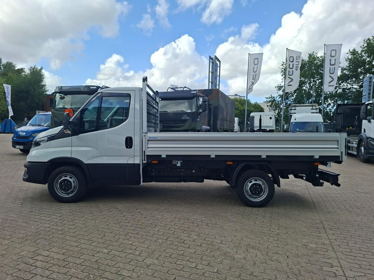 Iveco Daily 35S14A8Y Henschel 3-Seiten Kipper - Бордови бус: снимка 2 Iveco Daily 35S14A8Y Henschel 3-Seiten Kipper - Бордови бус: снимка 2
