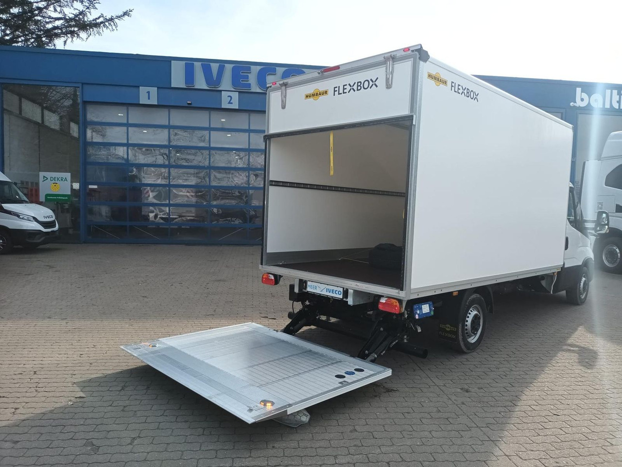 Iveco Daily 35S14HE Koffer LBW, Rückfahrkamera 2x a... - Лекотоварен автомобил фургон: снимка 4 Iveco Daily 35S14HE Koffer LBW, Rückfahrkamera 2x a... - Лекотоварен автомобил фургон: снимка 4