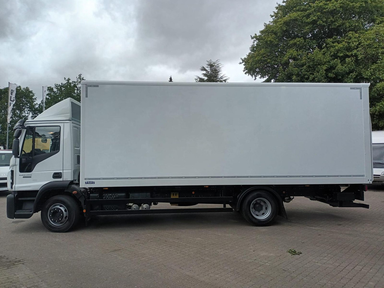 Iveco ML120E25/P KOFFER LBW 1,5t SAXAS AHK 185 kW (... - Камион с брезент: снимка 2 Iveco ML120E25/P KOFFER LBW 1,5t SAXAS AHK 185 kW (... - Камион с брезент: снимка 2